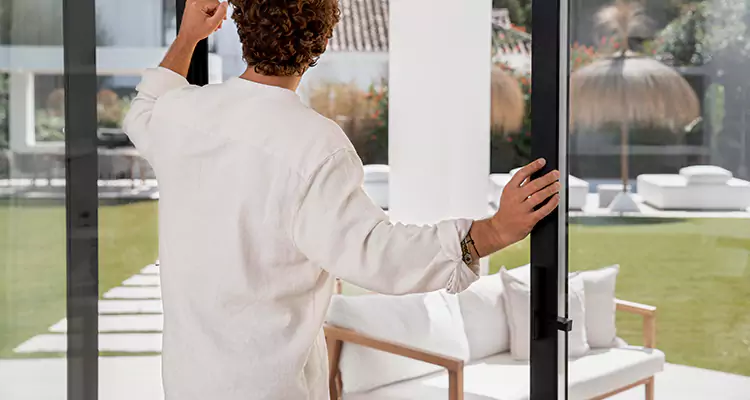 Sliding Screen Door Maintenance for Closing Issues in Menlo Park, CA